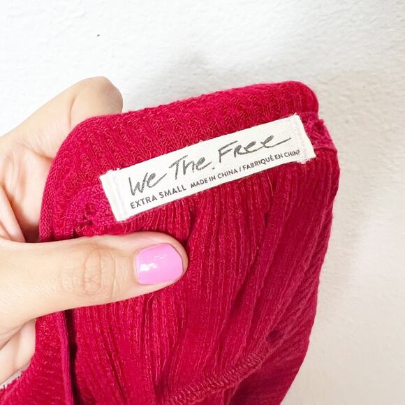 FREE PEOPLE WE THE FREE RED BUTTON LONG SLEEVE WOMEN TOP SWEATER SIZE X-SMALL - Picture 4 of 4